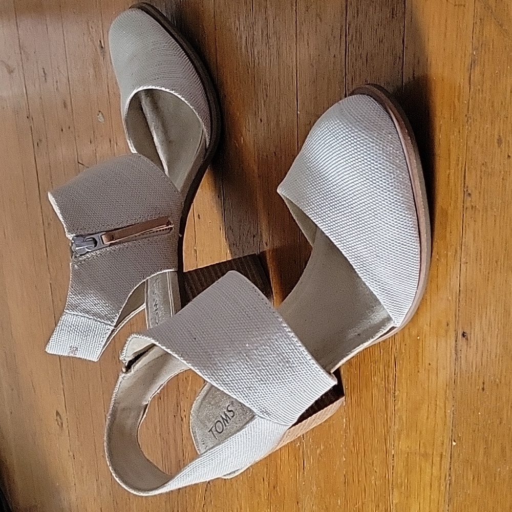 Toms Majorca Cutout Sandal